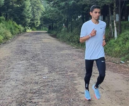 Luego de obtener el Premio Estatal del Deporte de Coahuila 2020 en la categoría de Atleta Absoluto, el atleta lagunero Juan Joel Pacheco continúa preparándose para su próxima competencia en Valencia, España, la cuál se realizará el próximo 6 de diciembre. (ARCHIVO)