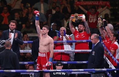 Callum Smith y Saúl ‘Canelo’ Álvarez habrían llegado a un acuerdo para pelear en Texas el próximo mes de diciembre. (ESPECIAL)
