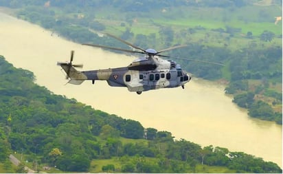 El presidente Andrés Manuel López Obrador realizó esta mañana un sobrevuelo por la presa Peñitas, localizada en Chiapas, así como por diversas partes del estado de Tabasco que aún se encuentran inundadas por el desfogue de esta presa. (ESPECIAL)