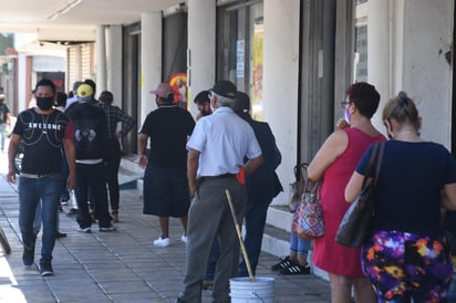 Este domingo, la Secretaría de Salud de Durango reportó 340 nuevos casos positivos de COVID-19 (191 mujeres y 149 hombres), con los que el estado ya acumula 17 mil 802 contagios en lo que va de la pandemia. (Especial) 