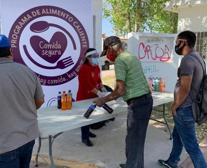 La Administración Municipal de Gómez Palacio, a través de la Dirección de Bienestar Social, informa que la semana inmediata anterior se entregaron 1,500 platillos a personas y familias que padecen los estragos de la pandemia. (ARCHIVO)