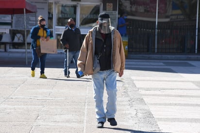 Se da desde apoyo psicologica hasta terapia de lenguaje para las personas que fueron intubadas.