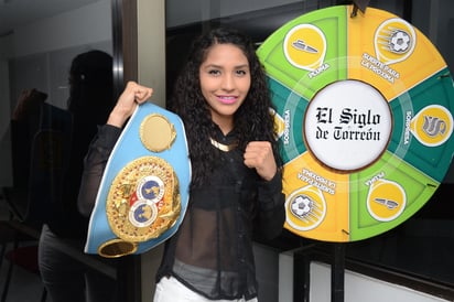 La pugilista gomezpalatina Yulihan ‘Cobrita’ Luna fue legitimada como campeona por el Consejo Mundial de Boxeo, terminando así con la polémica de iniciada por la 'Barby' Juárez, tras manifestar que los guantes de la peleadora tenían algo ilegal adentro. (ARCHIVO)