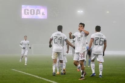 Hirving Lozano (22) marcó el segundo tanto de México, en la victoria 2-0 sobre Japón, en el último duelo amistoso de la Selección en 2020. (AP)