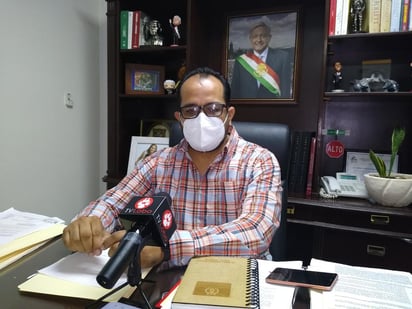 El síndico municipal, Omar Castañeda González, presidente de la Comisión de Hacienda, resaltó que lo anterior será posible debido a que el Municipio cuenta con un manejo eficiente del recurso y finanzas sanas y ordenadas pues argumentó que pagar los aguinaldos al 100 por ciento no afectará el cumplimiento en la erogación de otros programas sociales municipales ni tampoco quedarán mal con los proveedores de la actual Administración, lo que no sería posible de no llevar una correcta Administración.
(EL SIGLO DE TORREÓN)