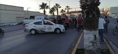 Elementos de Tránsito y Vialidad cerraron parcialmente la circulación vehicular. (EL SIGLO DE TORREÓN)