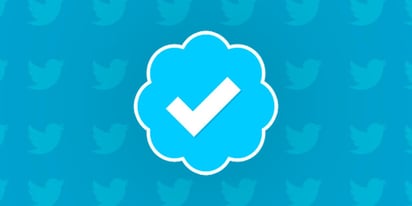 Con la intención de que los usuarios estuvieran seguros de que un perfil de un personaje relevante o empresa correspondía efectivamente a quien decía haberla creado, Twitter lanzó la opción de cuentas verificadas. Sin embargo, por un tiempo la herramienta estuvo detenida, pero regresará en 2021. (ARCHIVO) 
