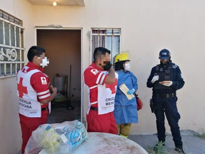 Los paramédicos de la Cruz Roja confirmaron que el hombre ya no contaba con signos vitales. (EL SIGLO DE TORREÓN)