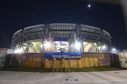 Estadio San Paolo podría cambiar de hombre en honor a Diego Maradona. (EFE)