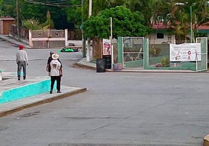 Las víctimas fueron dejadas en bolsas negras de basura, lo que alertó a los habitantes. (ESPECIAL)