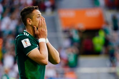 Javier Hernández no será tomado en cuenta para ocupar el lugar del delantero de Wolves en el Tricolor. (JAM MEDIA)