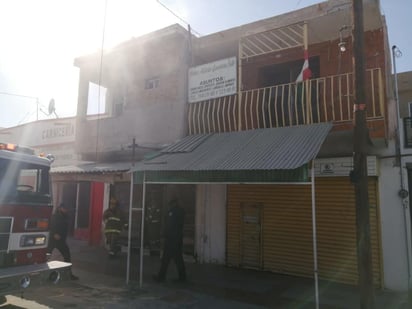 La tarde de este viernes se registró un incendio en el interior de un domicilio ubicado en la zona Centro de Gómez Palacio. (EL SIGLO DE TORREÓN)
