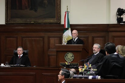 El ministro de la Suprema Corte de Justicia de la Nación (SCJN), Alfredo Gutiérrez Ortiz Mena, rechazó suspender la desaparición de 109 fondos y fideicomisos para diversos rubros, que aprobó el Congreso de la Unión en noviembre pasado, en el presupuesto para el ejercicio fiscal de 2021. (ARCHIVO)