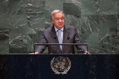 El secretario general de la ONU, Antonio Guterres, dijo el viernes que la pandemia ha puesto en evidencia “las fragilidades, desigualdades e injusticias a largo plazo” cuando el mundo enfrenta su mayor recesión en ocho décadas junto con un aumento de la pobreza extrema y la amenaza de hambruna. (ARCHIVO) 