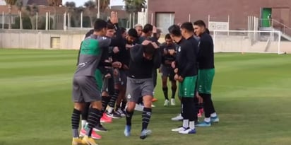 La pretemporada de los Guerreros dio inicio este jueves y en redes sociales han circulado las imágenes del equipo, ya con la ausencia de 'El Emperador'. (ESPECIAL)