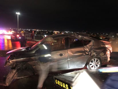 El automóvil siniestrado es de la marca Nissan línea Versa color gris, el cual portaba placas de circulación del estado de Durango.