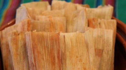 Los tamales rojos no pueden faltar en la fiesta de navidad. (Instagram @mamayuris)