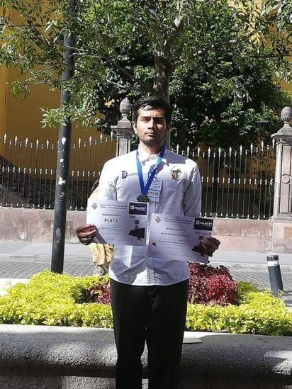 Dillan Michael Pérez Ramos, estudiante del Tecnológico Nacional de México, obtuvo medallas de oro y bronce en dos categorías. (CORTESÍA)