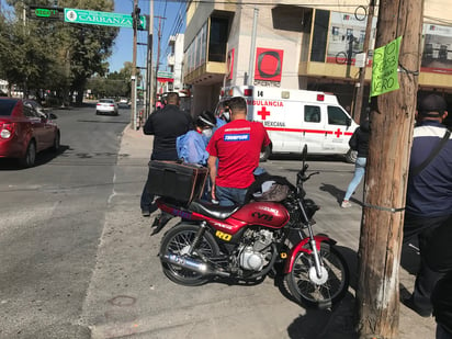 Los hechos ocurrieron cerca de las 13:20 horas de ayer en el cruce de la calzada Colón y la avenida Presidente Carranza. (EL SIGLO DE TORREÓN)