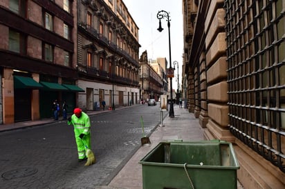 Después de que este miércoles la Comisión Nacional de Salarios Mínimos (Conasami) aprobó un incremento al salario mínimo del 15% para el 2021, el sector privado advirtió que ante la crisis por la pandemia miles de pymes quebrarán. (ARCHIVO)