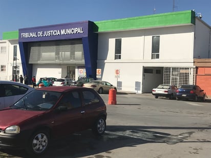 El hombre fue asegurado y trasladado al centro de detención temporal ubicado en el Tribunal de Justicia Municipal (TJM). (EL SIGLO DE TORREÓN)