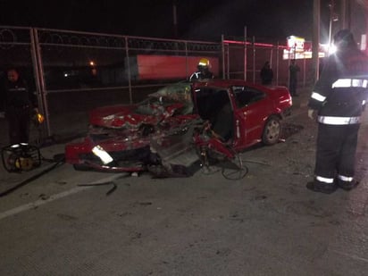 Un menor de edad resultó lesionado en el accidente. (EL SIGLO DE TORREÓN)