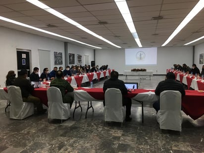 Ayer se realizó la reunión del Plan Regional de Seguridad Ciudadana, encabezada por el fiscal general de Coahuila, Gerardo Márquez, en la que participaron empresarios, académicos y organizaciones de la sociedad civil.