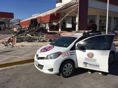 El incidente ocurrió en los locales comerciales ubicados en el cruce del Paseo de la Rosita y Diagonal las Fuentes, mismos que se encuentran aledaños a un conocido hotel.
(EL SIGLO DE TORREÓN)