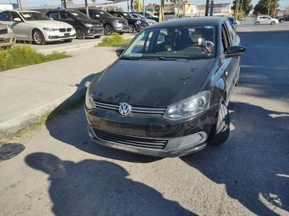 El vehículo señalado como responsable es un Volkswagen Vento negro modelo 2014, conducido por un hombre de 56 años de edad. (EL SIGLO DE TORREÓN)