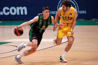 El Joventut de Badalona sumó este miércoles ante el UCAM Murcia su décima victoria (104-93) en la Liga Endesa española, que le deja con pie y medio en la Copa del Rey, clasificación que podría rubricar si gana el próximo domingo al San Pablo Burgos. (AGENCIAS) 

 