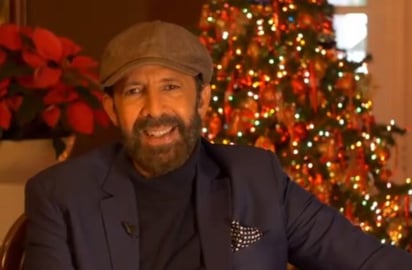 El artista dominicano Juan Luis Guerra lanzó este viernes, día de Navidad, su nuevo EP (extended play) titulado 'Privé', compuesto por cinco temas, en todas las plataformas digitales, y esta noche ofrecerá un encuentro virtual para República Dominicana a través de su canal oficial de YouTube. (Especial) 