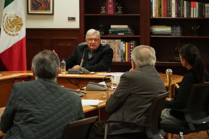 El presidente de México, Andrés Manuel López Obrador, se reunió con la jefa de Gobierno, Claudia Sheinbaum, e integrantes del sector salud para evaluar plan de ampliación de camas y del personal médico en la Ciudad de México para atender la pandemia del COVID-19. (ESPECIAL) 