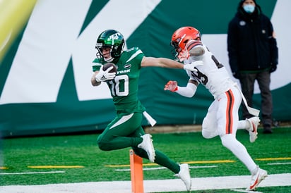 Los Jets lograron su segunda victoria en fila tras aprovechar varias ausencias de los Browns y derrotarlos 23-16. (AP)