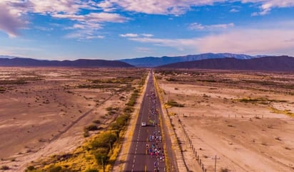 Con el paisaje desértico que predomina en la región, los participantes lo disfrutarán en su máximo esplendor para realizar su mejor tiempo. (ESPECIAL)