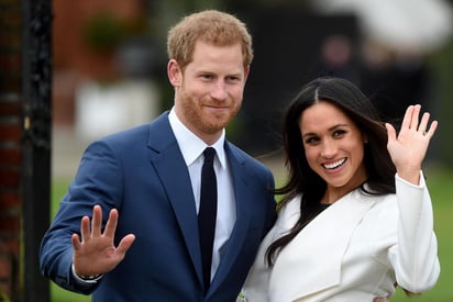 El príncipe Harry y la duquesa de Sussex, Meghan Markle, estrenaron este martes la primera entrega de su podcast Archewell Audio en Spotify. (ARCHIVO)