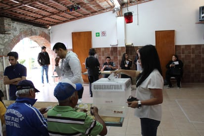 Las dirigencias del Partido Revolucionario Institucional (PRI), Partido Acción Nacional (PAN) y Partido de la Revolución Democrática (PRD) dieron su aval a la firma del convenio de coalición  ante el Instituto Estatal Electoral y de Participación Ciudadana (IEEyPC) a fin de registrar el convenio denominado 'Va por Sonora' para participar en la elección 2021. (ARCHIVO)