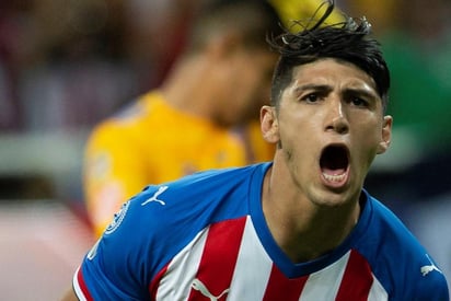 El delantero mexicano que milita en la MLS, Alan Pulido, metió una controversia a la Federación Mexicana de Futbol en contra de Chivas por un supuesto adeudo del club tras su fichaje con el Sporting Kansas City. (ARCHIVO)