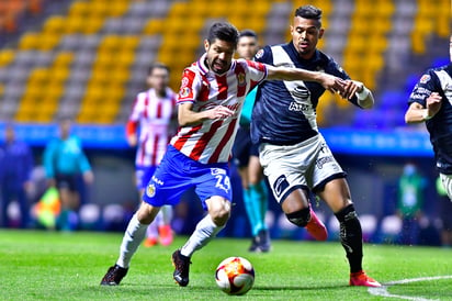 Puebla se fue al frente en el marcador, pero no pudo aguantar la ventaja y terminó igualando a un tanto con las Chivas. (JAM MEDIA)