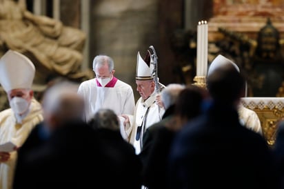 De acuerdo al perfil difundido por la Santa Sede, Soccorsi, nacido en Roma, se licenció en Medicina y en Cirugía. (AP) 