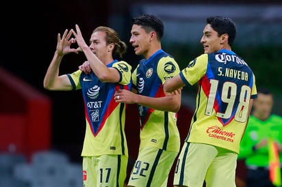 Francisco Córdova (i) marcó un buen gol, que le dio la victoria al América 2-1 sobre San Luis, en duelo celebrado en la cancha del Azteca.