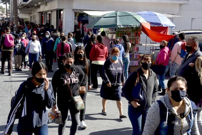 En los próximos días podría aumentar la cifra de nuevos contagios de COVID-19 en la Zona Metropolitana de La Laguna, ya que se prevé un incremento de solicitudes de toma de muestras. En diciembre también aumentó la movilidad por las fiestas navideñas. (EL SIGLO DE TORREÓN)