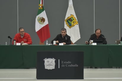 El gobernador de Coahuila, Miguel Riquelme, indicó que dentro de los acuerdos del subcomité regional de salud está el “reforzar” la vigilancia en todos los giros y en la actividad social en general, esto a forma de que no se aumenten también los valores de hospitalización y fallecimientos.
(JESÚS GALINDO)