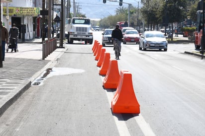 Según un estudio, al eliminar un carril vehicular de la calzada, el recorrido del Revolución al Independencia tomará 3 minutos más. (FERNANDO COMPEÁN)