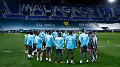 El Real Madrid completó en La Rosaleda, escenario de la segunda semifinal de la Supercopa de España que le enfrenta al Athletic Club, su último entrenamiento para cerrar su preparación con las ausencias de Dani Carvajal y el serbio Luka Jovic. (ESPECIAL) 