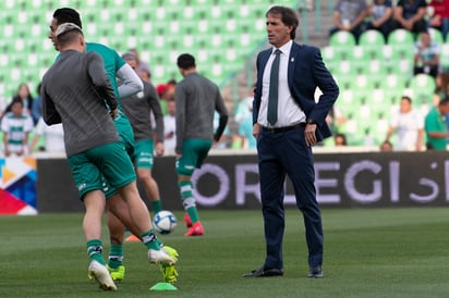 Manteniendo plena confianza en su equipo, pero sin perder el respeto al rival, es como Guillermo Almada está planificando el partido del próximo domingo ante Tigres, en el que los Guerreros del Santos Laguna buscarán su segunda victoria en el recién iniciado torneo Guardianes 2021. (ARCHIVO)