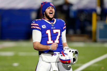 Josh Allen festeja tras la victoria ante los Cuervos, con lo que los Bills regresaron a una final de conferencia luego de 27 años.