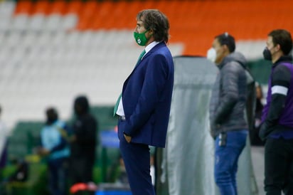 El uruguayo Guillermo Almada, entrenador del Santos Laguna del fútbol mexicano celebró este domingo la actitud de su equipo en el triunfo por 2-0 sobre los Tigres en el Clausura, pero reconoció que hay margen de mejoría. (ESPECIAL)