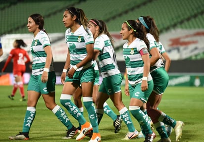 La semana pasada, el Santos Laguna Femenil no pudo debutar frente al Puebla en casa por positivos de COVID-19, pero ya están listas. (ARCHIVO)