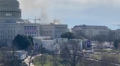 Los que participaban en el ensayo, incluso los integrantes de una banda militar, fueron evacuados y llevados a un edificio cercano dentro del complejo legislativo. (ESPECIAL)