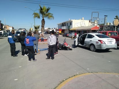 El lesionado está identificado como Jesús David, de 24 años de edad, conductor de una motocicleta de la marca Vento, modelo 2020, en color rojo con negro.
(EL SIGLO DE TORREÓN)